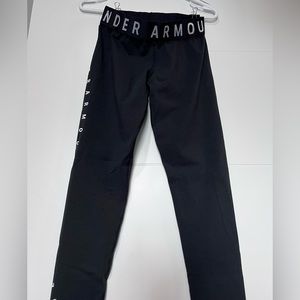 Under Armour graphic Leggings Size Medium